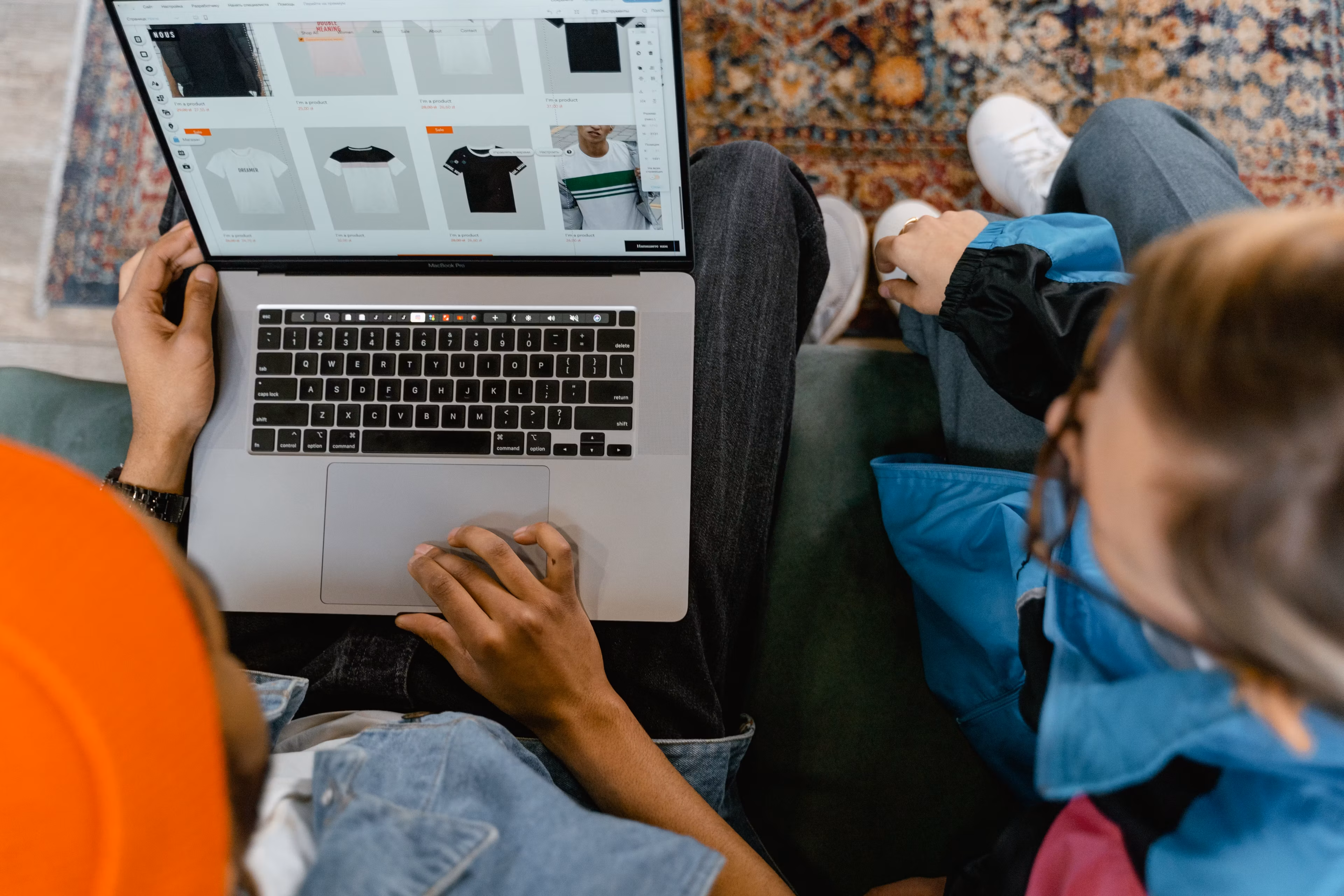 Solusi E-commerce untuk Bisnis Anda: Tingkatkan Penjualan dengan Toko Online yang Efektif